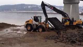 Liebherr 538 und Volvo EC 300 beim arbeiten [upl. by Koehler41]