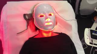 Maschera viso a led a luce rossa [upl. by Tavi]