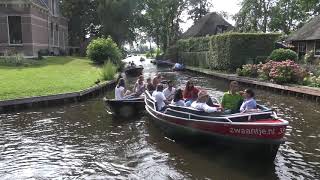 BOOTJE VAREN IN GIETHOORN [upl. by Airetal]