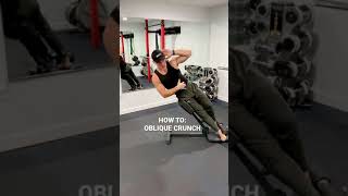 HOW TO OBLIQUE CRUNCH USING A 45 DEGREE BACK EXTENSION MACHINE [upl. by Ridgley]