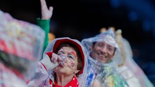 Weiberfastnacht Auftakt des Straßenkarnevals in Köln [upl. by Zizaludba]