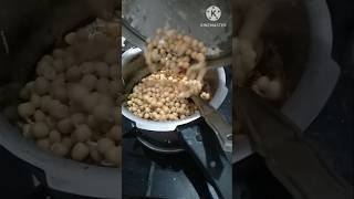 सफेद वाट्याण्याची आमटी safed vatanyachi amti with batata Vada youtubeshorts shorts amtirecipe [upl. by Luo]