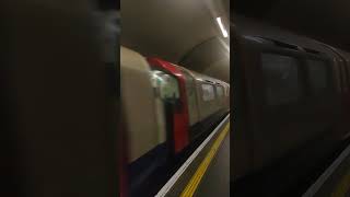 Piccadilly Line Leaving Finsbury Park train trainspotting piccadillyline 1973stock london tfl [upl. by Arretal]