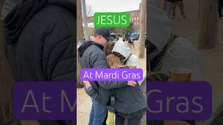 People receive Jesus at Mardi Gras St Louis mardigras Stlouis￼ [upl. by Anig142]