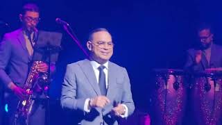 Gilberto Santa Rosa 1 Parte New Jersey 2023 La agarro bajando Un montón d estrellas Conteo regresivo [upl. by Akirdnahs226]