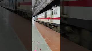 Ranchi Rajdhani Express Overtaking Gomti Express at Etawah Jn 🚂🔥  HighSpeed IndianRailways [upl. by Merras]