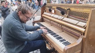 Edinburgh Fringe Festival  street performers  entertainers [upl. by Saimerej56]