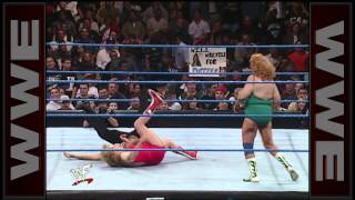 Mae Young vs Fabulous Moolah  WWE Womens Championship Match SmackDown Oct 21 1999 [upl. by Snell]