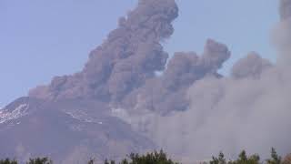 Eruzione ETNA del 24122018 vista dal centro di Catania Sicily [upl. by Hgieleak]