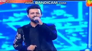 Atif Aslam and QB Tere sang yaara at Hum style awards [upl. by Bertine197]