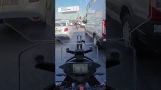 ĶTM 250 ADV TRAFİKTE NASIL ACABA [upl. by Nosrac]