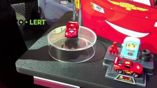 zooLert  Disney Pixar Cars Lightning McQueen Alive Mattel Showroom [upl. by Yralih]