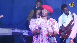 Fehintola Onabanjo hosts Minster Apekeola at Unlimited praise concert [upl. by Womack785]