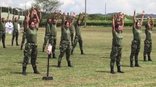 Entrenamiento de mujeres militares [upl. by Hamner]