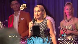 ANDREEA ESCA amp STIRILE PRO TV cel mai bun jurnal de stiri  GALA PREMIILOR RADAR DE MEDIA 2015 [upl. by Loferski]