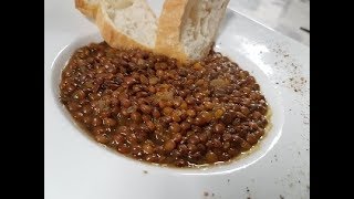 Ricetta semplice per fare una zuppa di lenticchie [upl. by Sallie553]