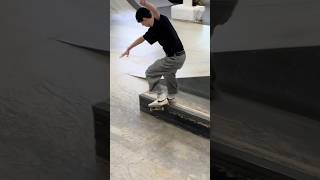 Едет skateboarding скейтбординг skatebo skate skatboard eskateboard skatepark [upl. by Aramoix296]