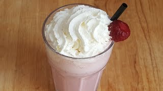 Erdbeer Milchshake selber machen  Milchshake mit Eis Rezept [upl. by Uyerta]