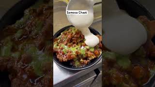 Samosa chole chaat samosachaat cholechaatrecipe chaatrecipe indianchaat [upl. by Adest820]