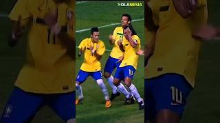 Momen Neymar amp Ronaldinho Menghancurkan Argentina [upl. by Eihcra421]