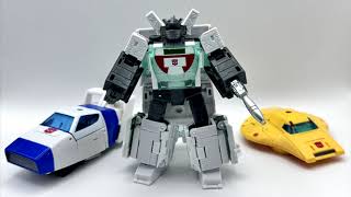 Transformers Origins Voyager Class WHEELJACK Review [upl. by Haisoj]