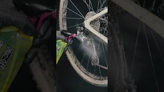 HOW TO CLEAN A CHAIN with DRIVETRAIN CLEANER mucoff bike bikelover asmr asmrsounds asmrvideo [upl. by Mcripley907]