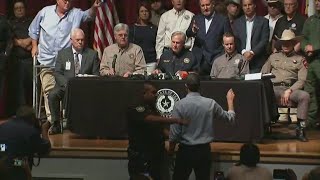 Beto ORourke confronts state leaders on response to Uvalde school shooting [upl. by Anestassia713]