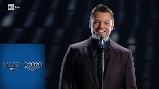 Sanremo 2020  Tiziano Ferro canta quotAlmeno tu nelluniversoquot [upl. by Enilauqcaj]