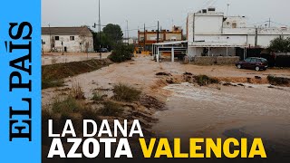 DANA EN ESPAÑA  Casas inundadas y coches flotando en Utiel Valencia y Letur Albacete  EL PAÍS [upl. by Eruot]