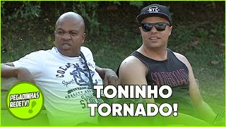 TONINHO TORNADO ENGANA A GALERA COM PEGADINHA DE DUPLO SENTIDO [upl. by Sulecram]