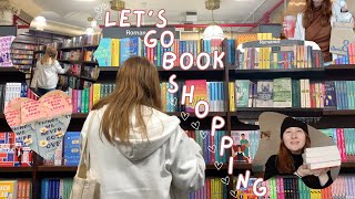 a bookstore vlog  barnes amp noble romance books  new kindle [upl. by Lisha]