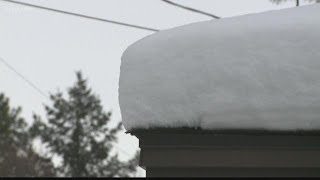 When should you shovel snow off your roof [upl. by Ripleigh]