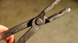 Blacksmithing  Hand Forging a pair of blacksmiths tongs  Flatbit Tongs [upl. by Zetnod]