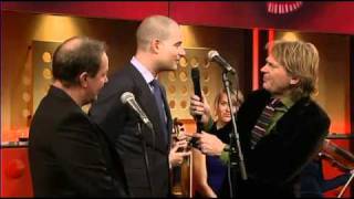 Lange Frans amp Thé Lau  DWDD 22112010  Zing Voor Me [upl. by Anilehs987]