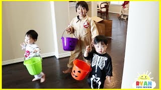 Ryan and twins goes Trick or Treating for Halloween with Candy Haul [upl. by Ellmyer]