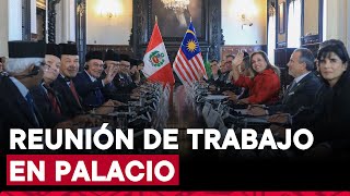 Presidenta Dina Boluarte en reunión de trabajo con el primer ministro de Malasia en Palacio [upl. by Eiroj]