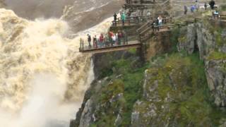 Espectaculares cataratas en El Pozo de los Humos  Salamanca [upl. by Adnwahsor]