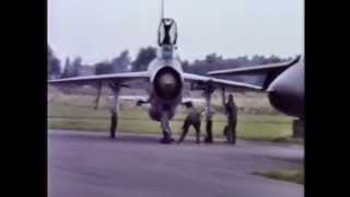 Lightning F3 XR716 AQ of 5 Sqn fantastic display by FlLt Jon Fynes at Finningley AS 19987 [upl. by Iosep]