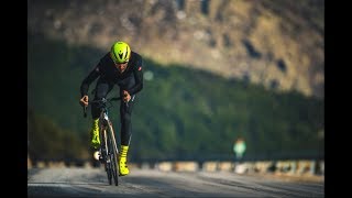 Llegan el nuevo casco SWorks Evade y las zapatillas SWorks 7 [upl. by Enelrihs]