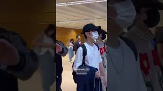 Straykids arrived in manila❤💙 straykids stay felix [upl. by Venditti]