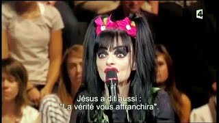 NINA HAGEN 2010 Interview quotTaratataquot in English subtitled in French FRENCH TV [upl. by Xineohp]