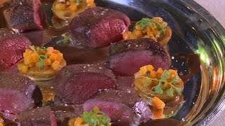 Recette  chevreuil rôti et ravioles et de butternut [upl. by Gnot]