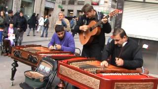 Címbalo Húngaro en la Puerta del Sol Madrid  Hungarian Cimbalon [upl. by Florri]