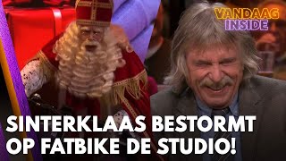 Sinterklaas rijdt dwars door muur de Vandaag Insidestudio in ‘Kijk uit aan de kant [upl. by Iams]