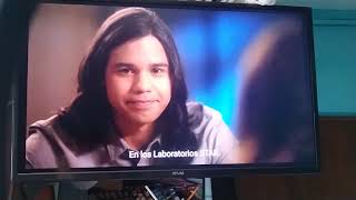 The Flash 5x22 Cisco le dice a Kamilla que es Vibe Español Latino [upl. by Irahs]