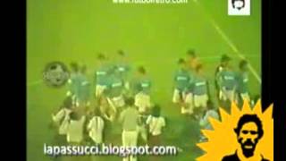 River recibido con gallinas Napoli 1984 [upl. by Yrannav101]