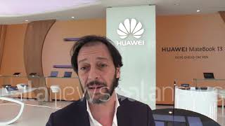 Huawei Mate X lo smartphone pieghevole con un unico display [upl. by Redmund]