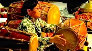 SAMPAK SLENDRO MANYURO  Playing Kendang  Drum  Javanese Gamelan Music HD [upl. by Enilav]