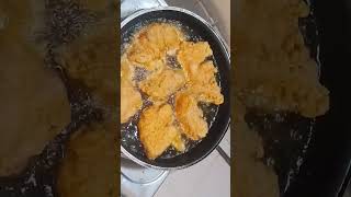 Crispy Chicken Fryfoodrecipecookingshortscookingyourubeshortsfoodshorts [upl. by Giule]