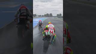 Duel rossi vs stoner yang berakhir crash😱😱 [upl. by Ennaitsirhc]